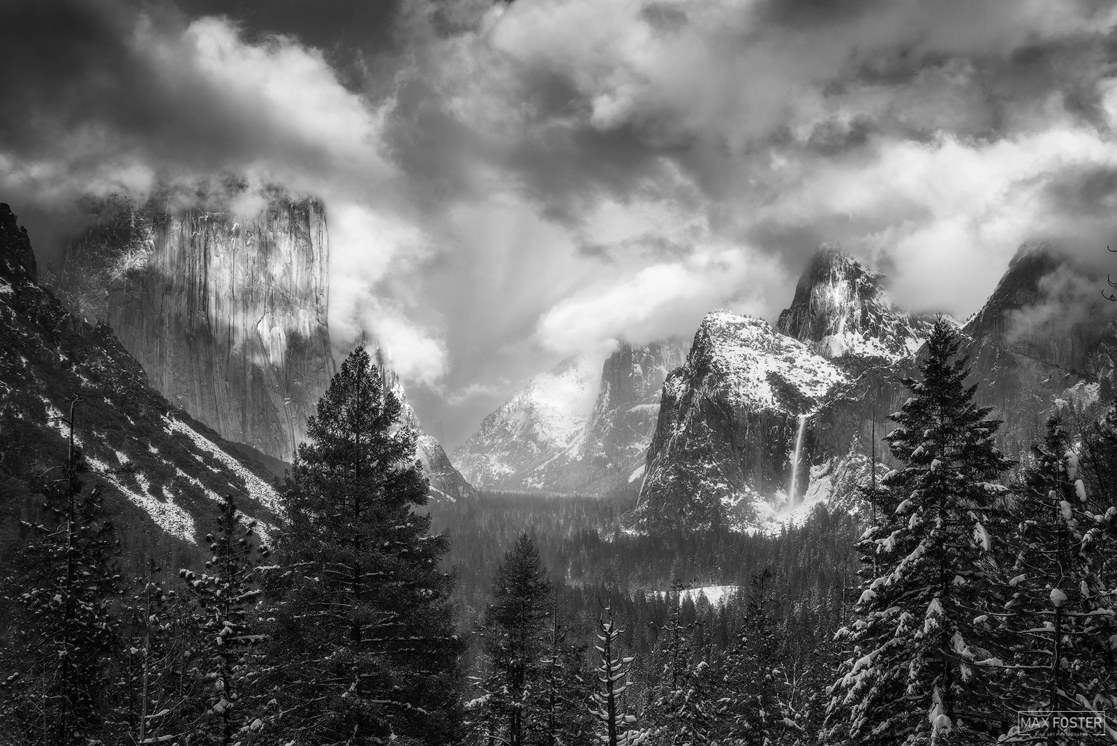 Architettura e paesaggio: da Ansel Adams a Luigi Ghirri 27 Ansel Adams Majestic Valley, Yosemite National Park. Photo © Max Foster