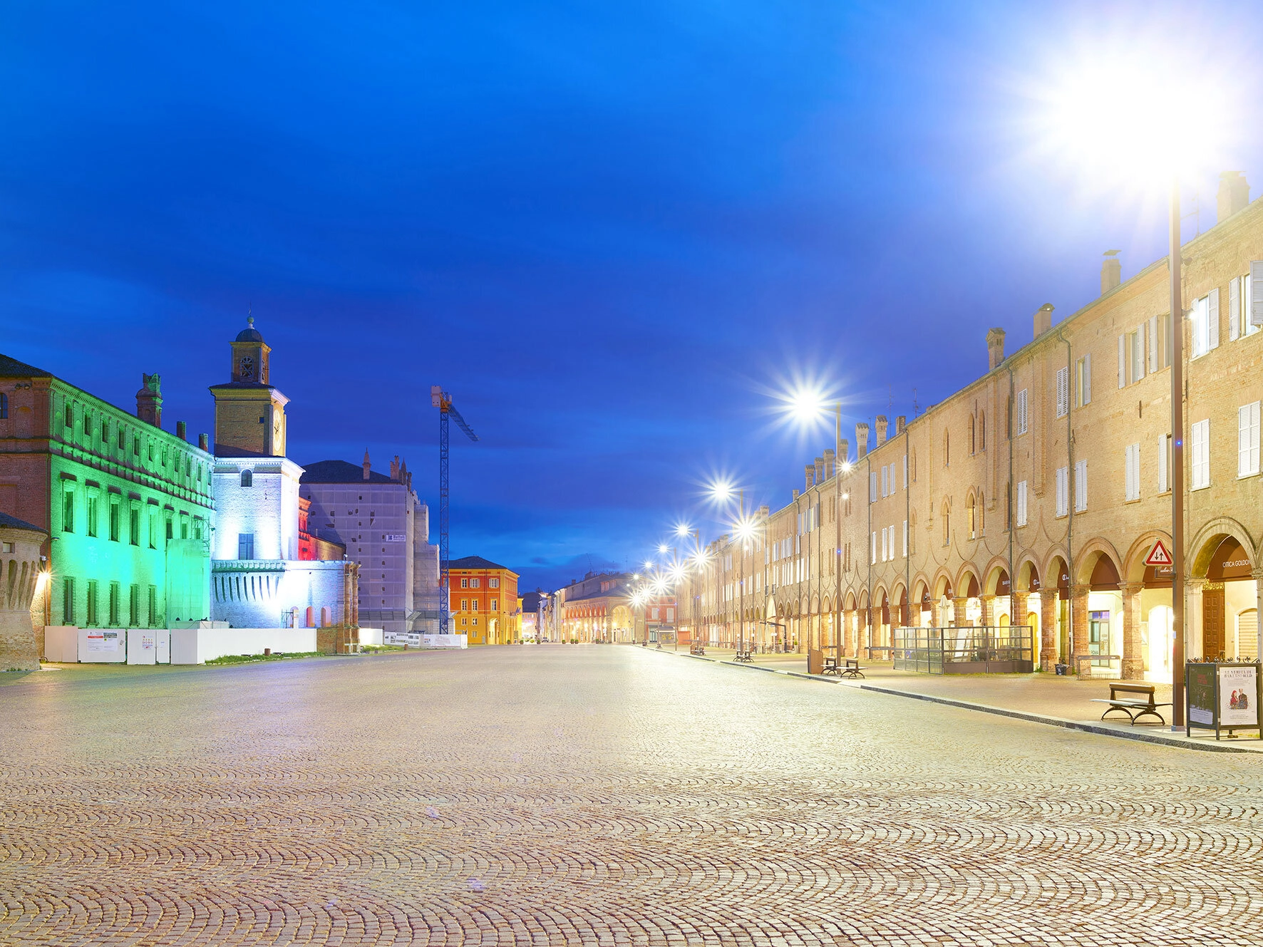 Architettura e paesaggio: da Ansel Adams a Luigi Ghirri 41 Olivo Barbieri, Piazza dei Martiri, Carpi May 11, 2020