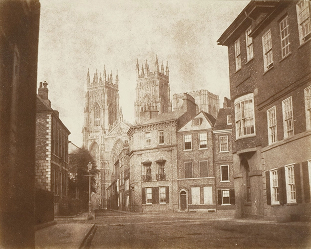 Architettura e paesaggio: da Ansel Adams a Luigi Ghirri 25 William Henry Fox Talbot English, 1800–1877 York Minster, about 1845 salt print, 6 5 8 x 8 1 8 in. (17 x 21 cm) Henry Melville Fuller Fund, 2007.3.28 500px