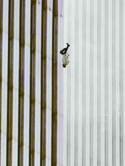 the falling man 100 foto