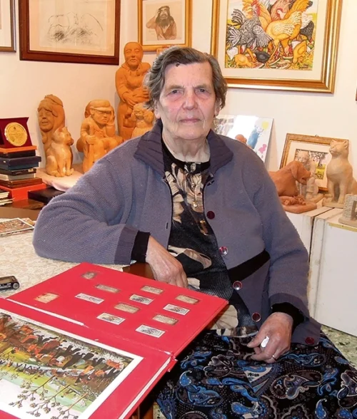 Annunziata Scipione nel suo studio. Annunziata Scipione